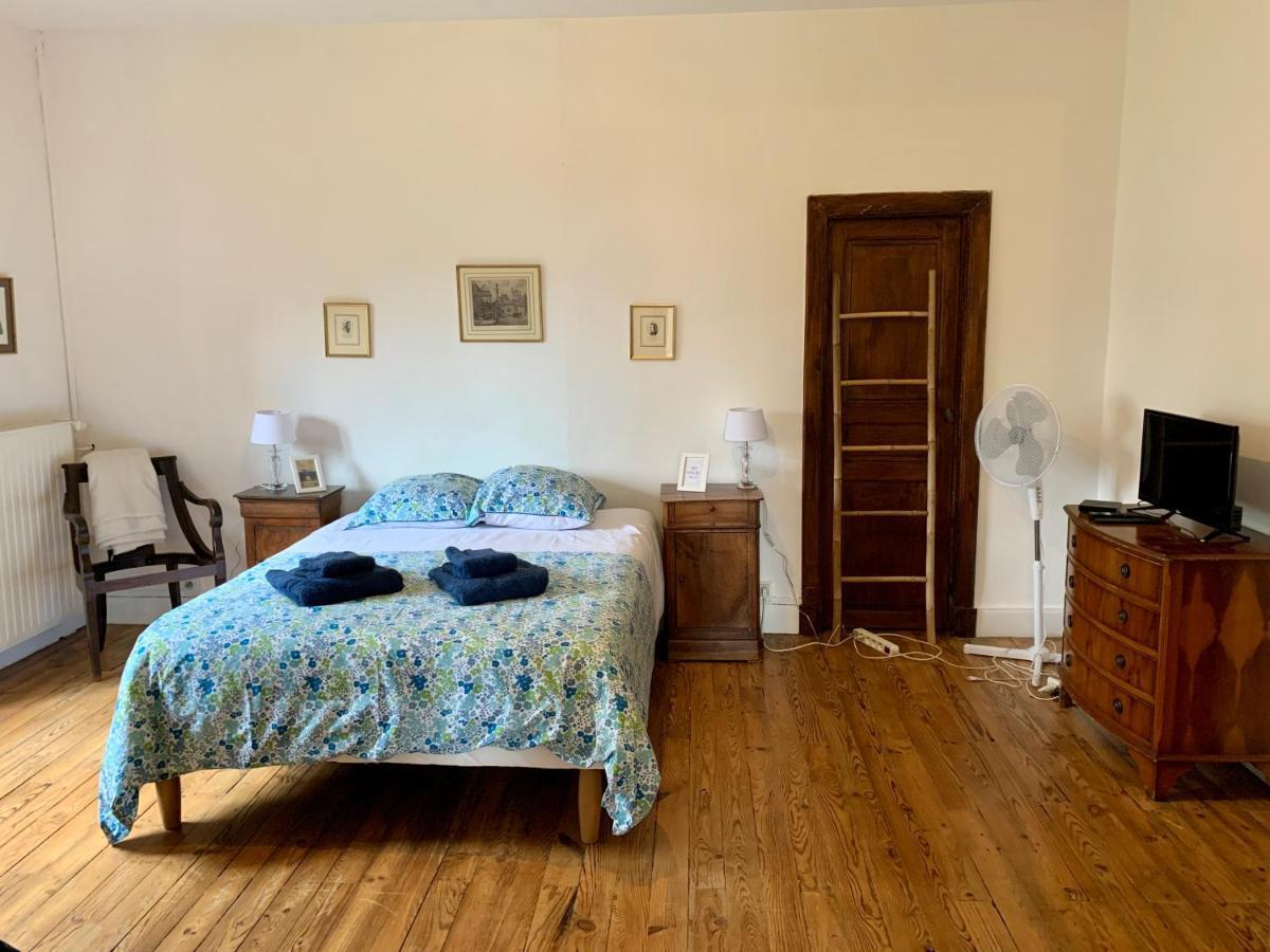 Le Bearn Sous Les Toits Bed & Breakfast Nay  Exterior foto